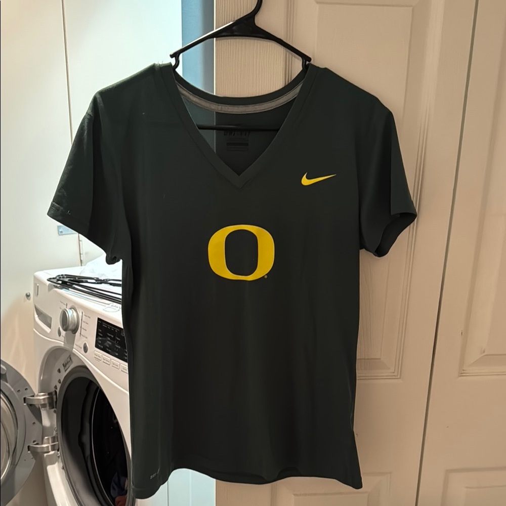 Oregon Ducks Women’s Medium V-Neck Dri-Fit